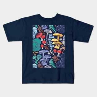 Mystical fungi // pattern // midnight blue background multicoloured wild mushrooms Kids T-Shirt